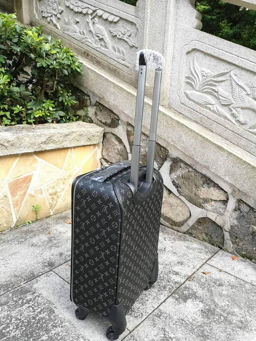 Designer Luggage and Travel Bags Hard Luggage Bag Travelling Trolley Case