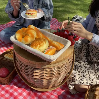 Panier de pique-nique naturel isolé portable en saule en osier avec couvercle